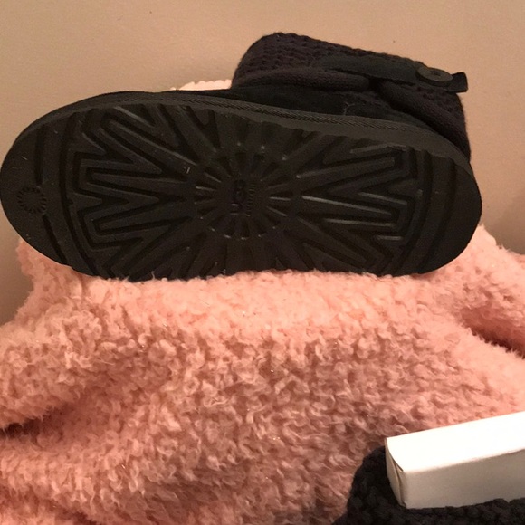 Ugg Girls boots (Gently used) - Picture 2 of 3